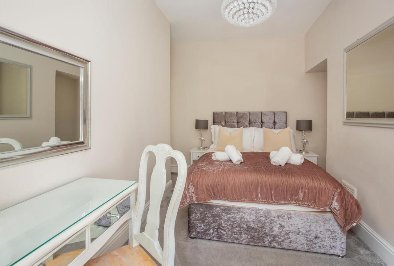 George Street Boutique With Free Parking Apartment York